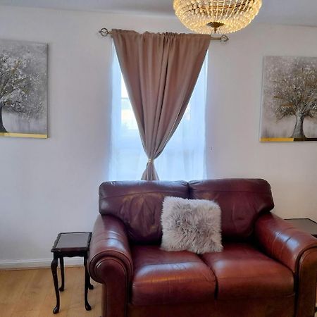 Beautiful 4 Bedroom Treasure Home Hemel Hempstead Exterior foto