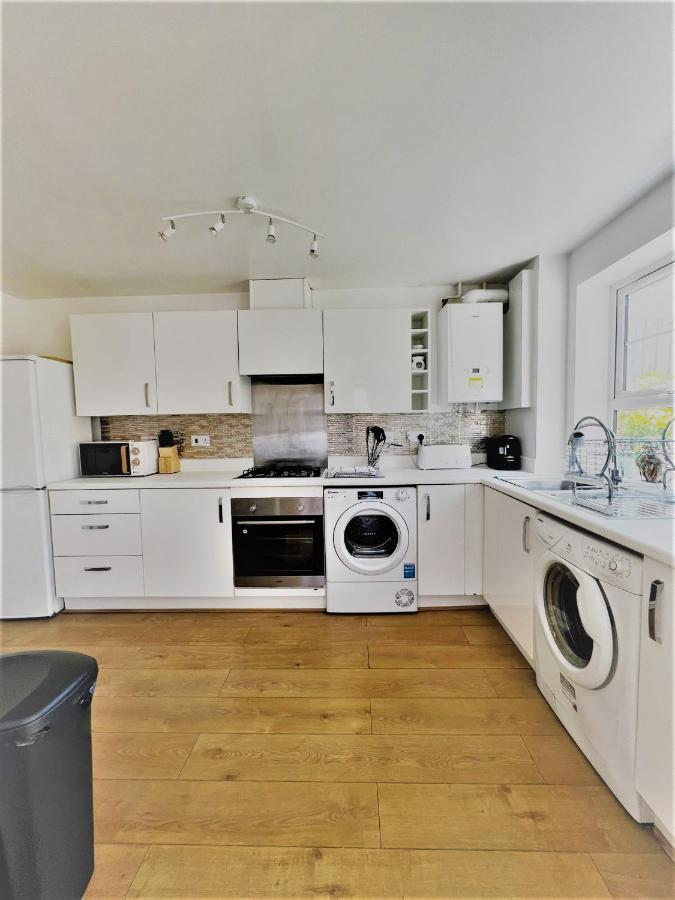 Beautiful 4 Bedroom Treasure Home Hemel Hempstead Exterior foto