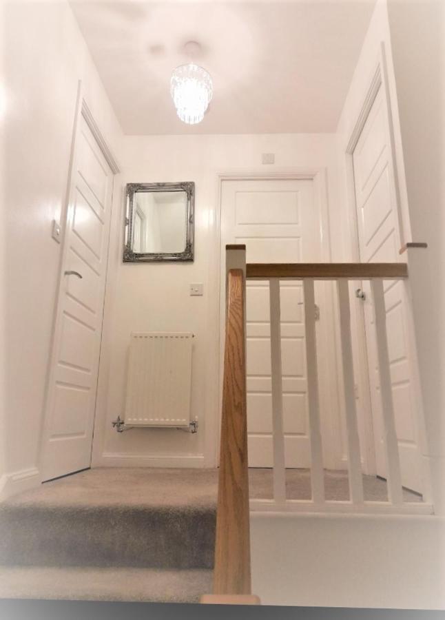 Beautiful 4 Bedroom Treasure Home Hemel Hempstead Exterior foto