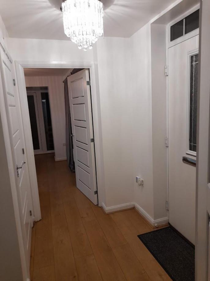 Beautiful 4 Bedroom Treasure Home Hemel Hempstead Exterior foto